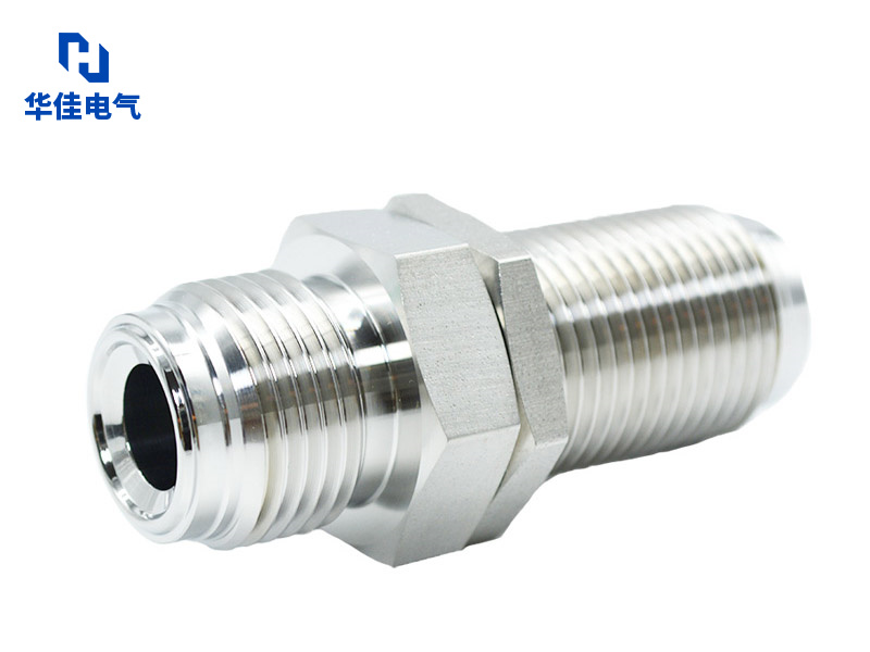 VCR金属垫片面密封直通穿板接头